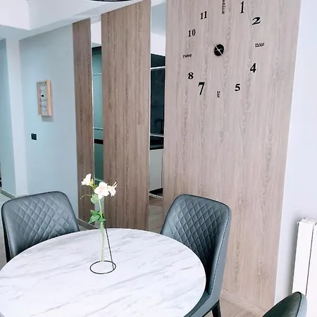Hermes Avenue Apartament *